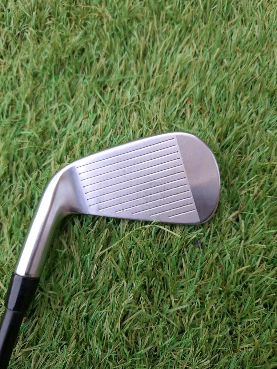 T200 4 iron with upgraded Axiom Velocore shaft - Image 2