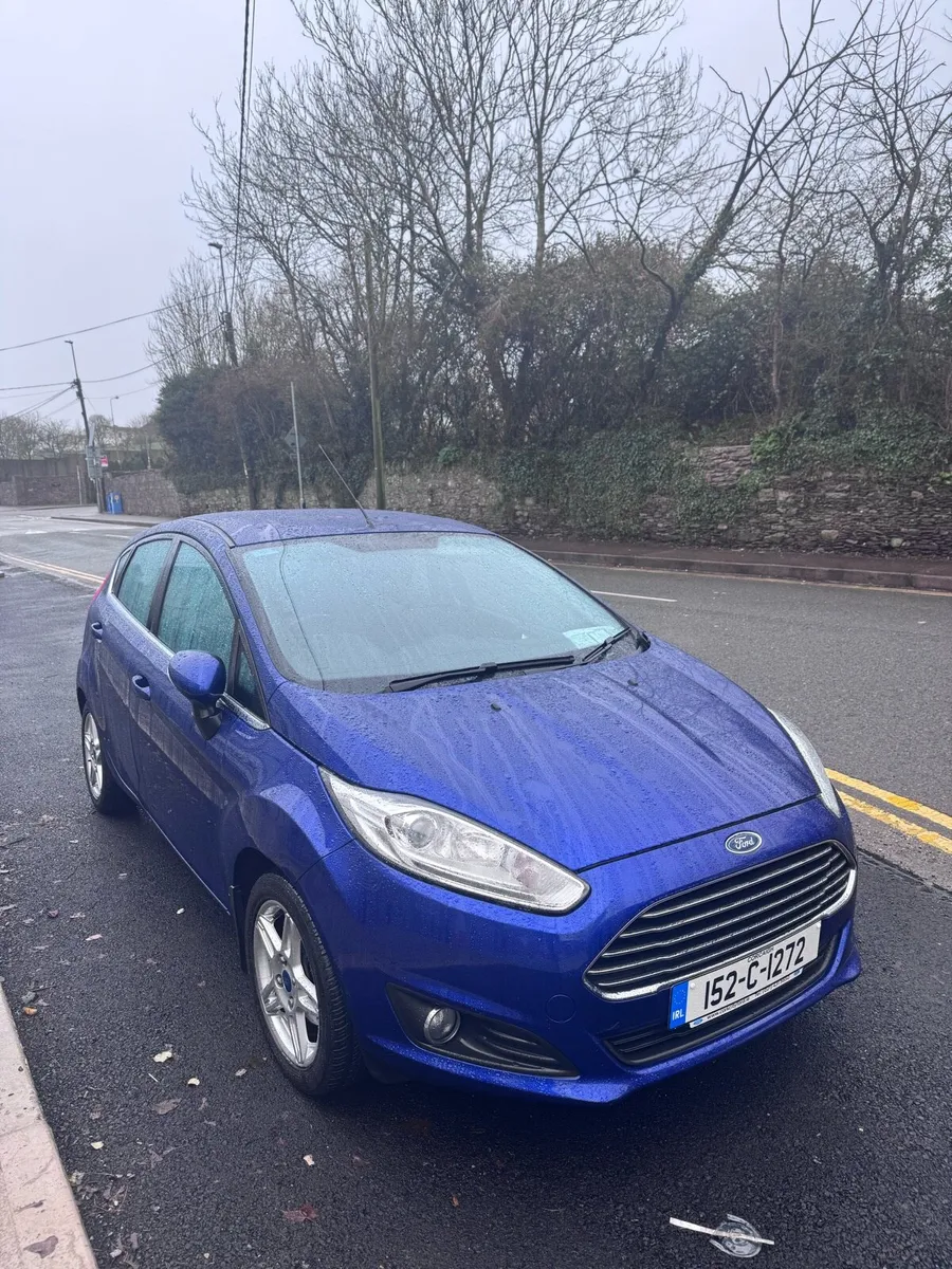 2015 Ford Fiesta - Image 1