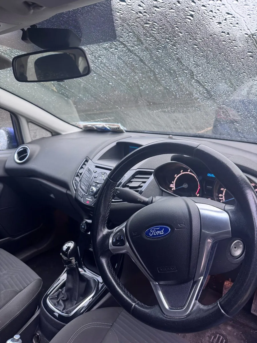 2015 Ford Fiesta - Image 3