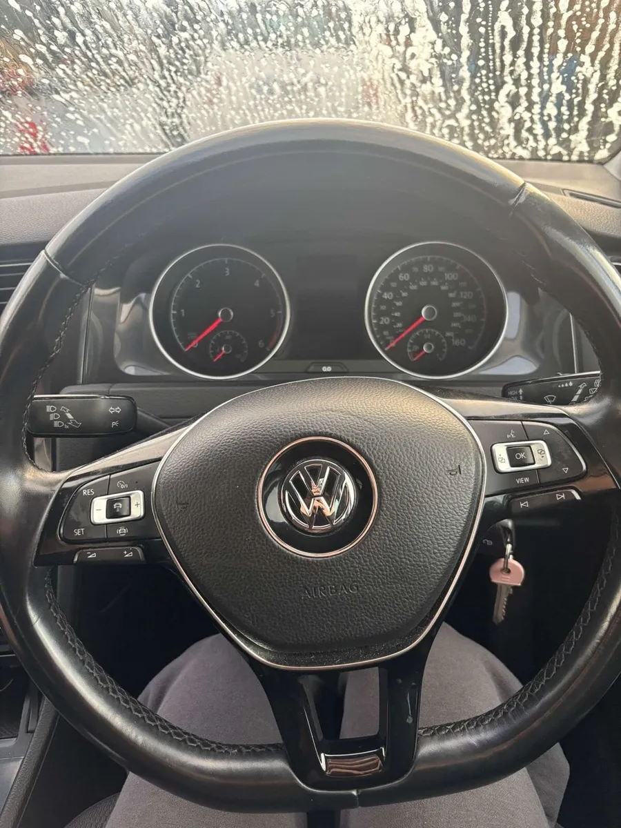 2019 Volkswagen Golf - Image 4