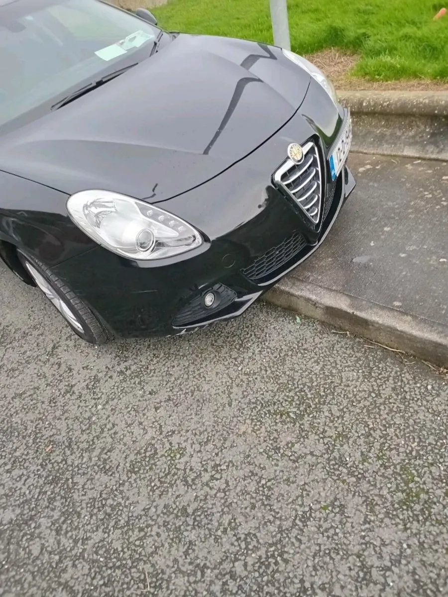 Alfa Romeo Giulietta 2012 - Image 2