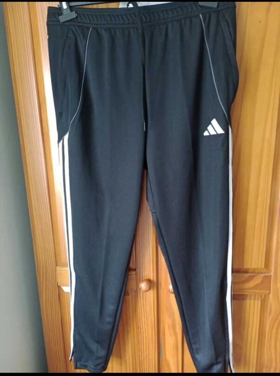 Men's Adidas track suit bottom bnwt - Image 2