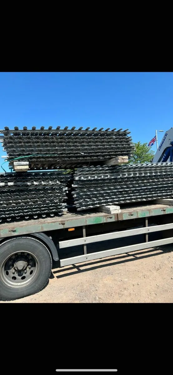 PALISADE FENCING - Image 2