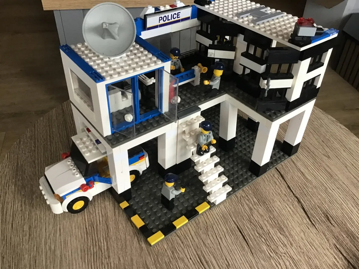 Lego police station - Image 4