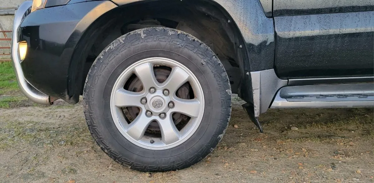 08 Toyota Land Cruiser - Image 4