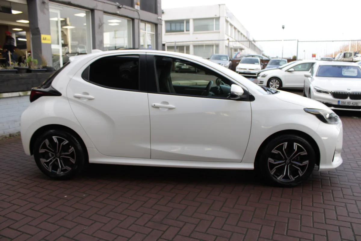 1.0 SPORT 5DR HATCHBACK AUTOMATIC // IMMACULATE CO - Image 3