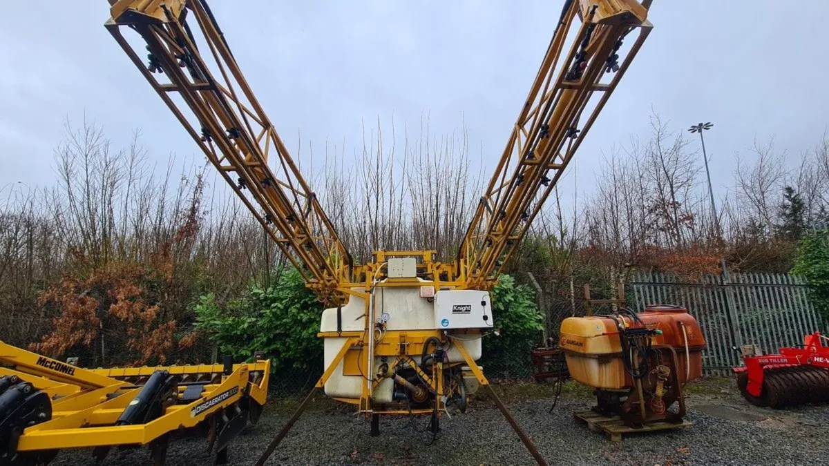 KNIGHT 20MTR 1000LTR MOUNTED SPRAYER - Image 1