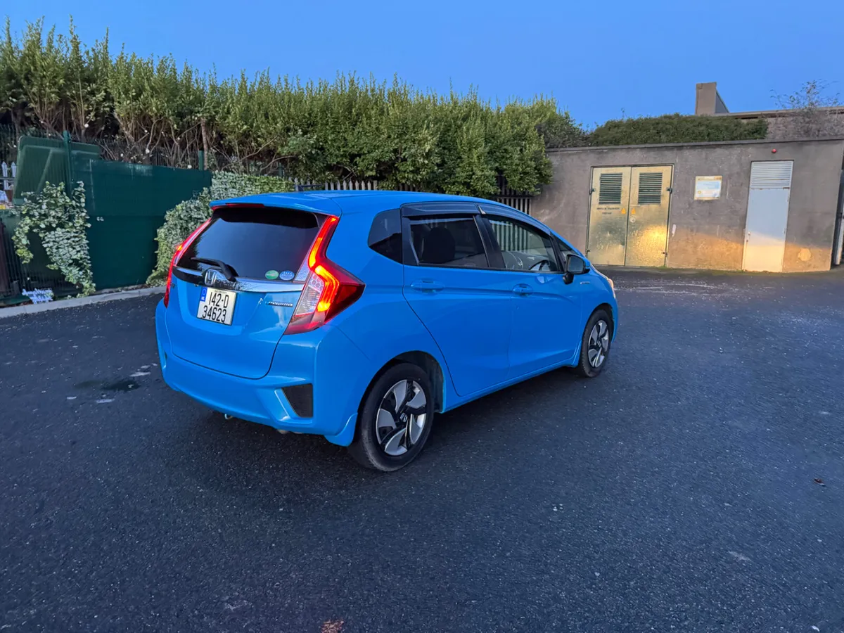 Honda Fit 2014 Automatic Hybrid - Image 4