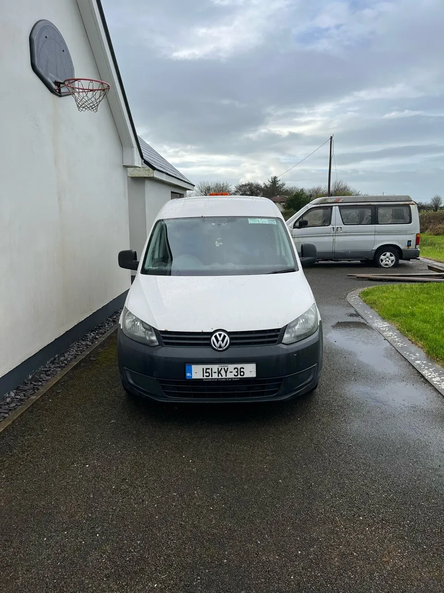 2015 Volkswagen Caddy - Image 2