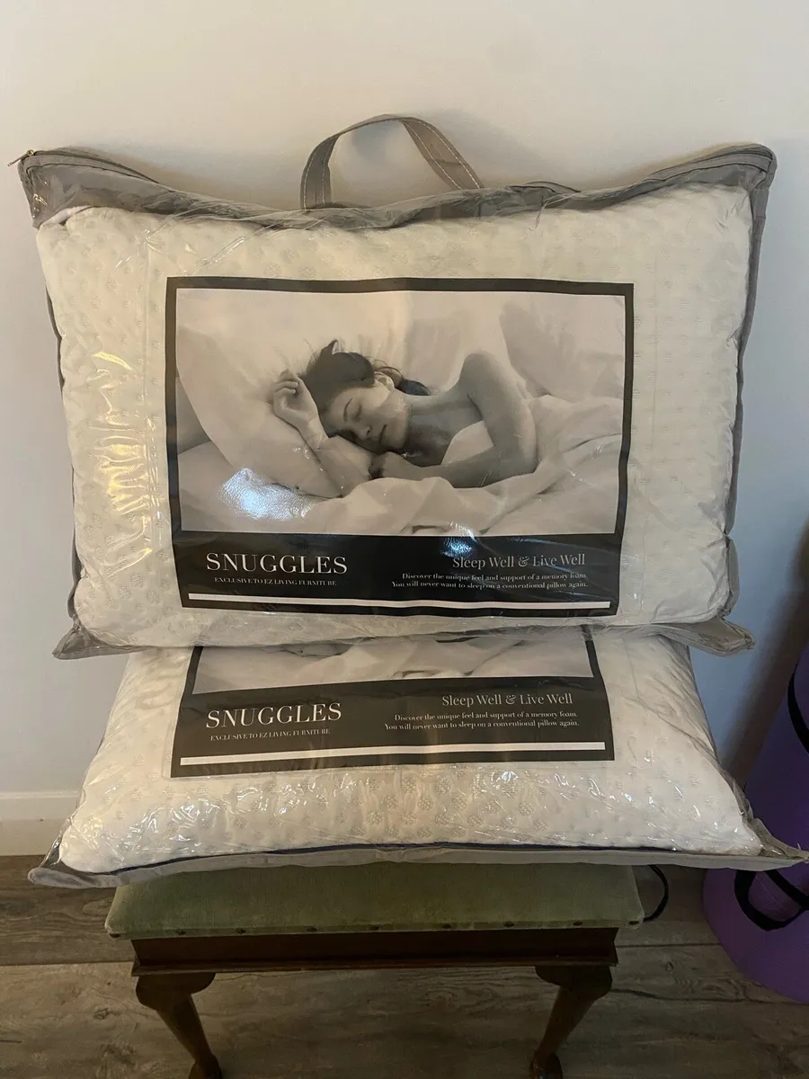 Memory Foam Pillows (2pc)