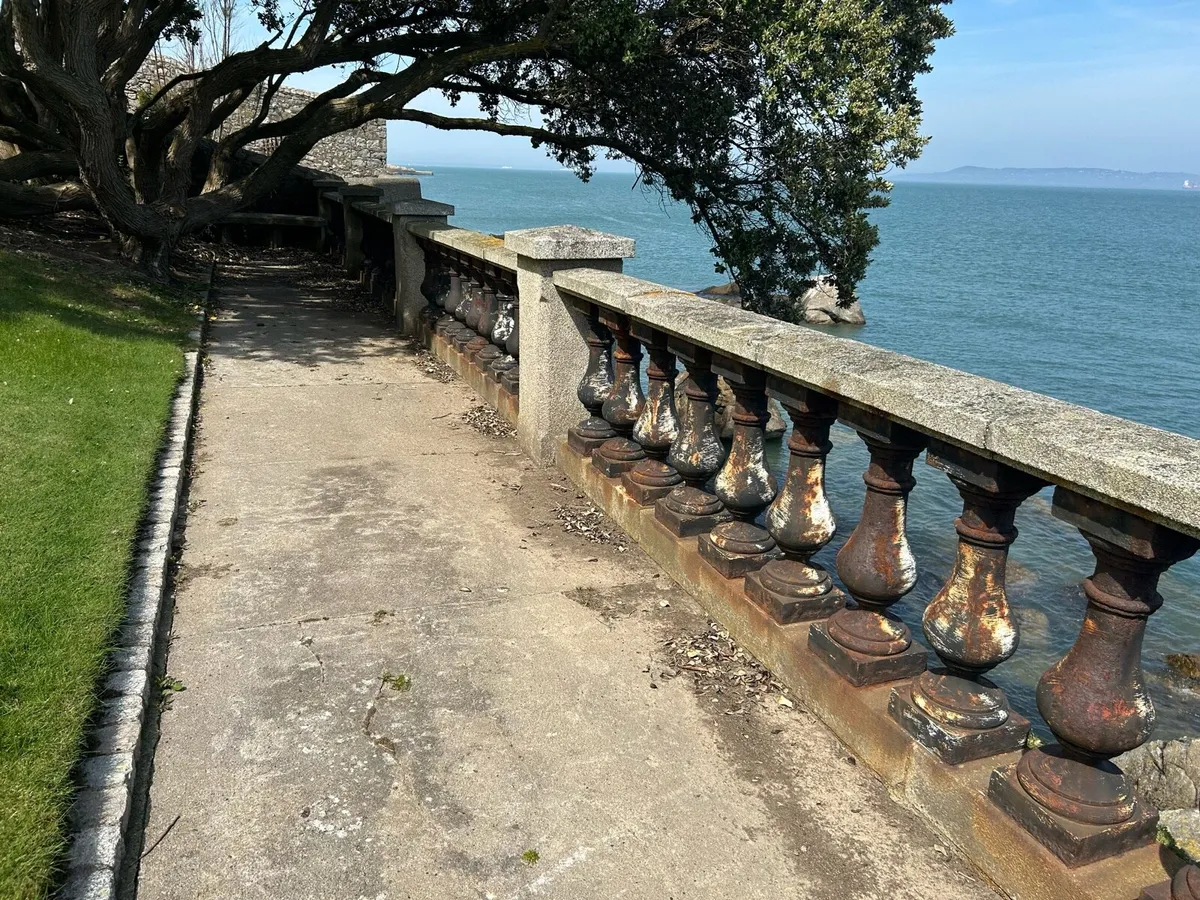 Granite balustade and wall capping - Image 1