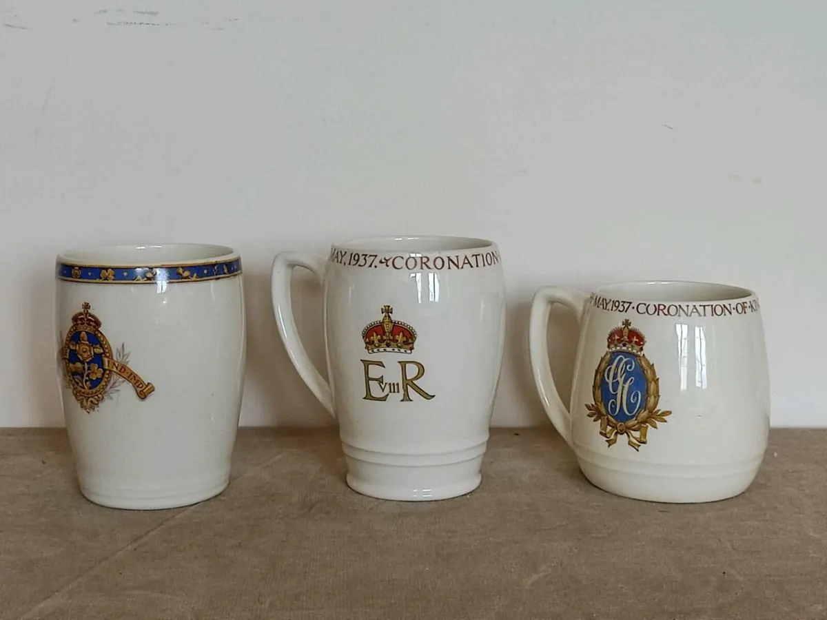 Staffordshire, 1937 Coronation mugs - Image 4