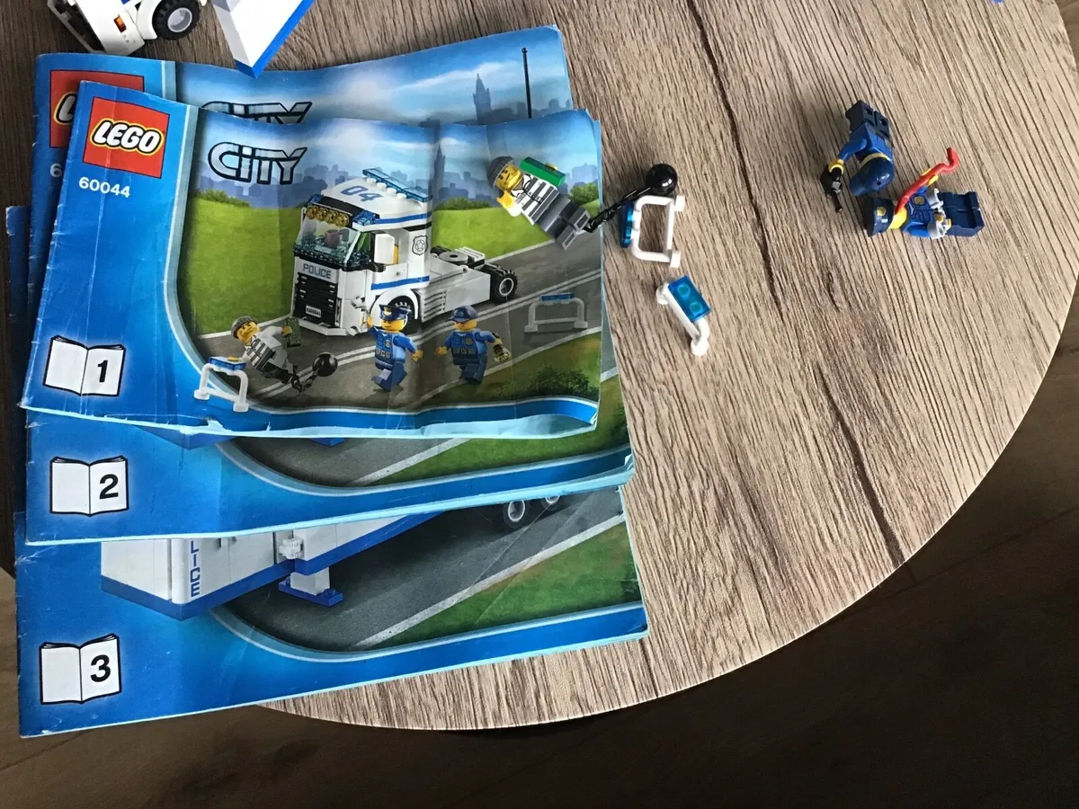 Lego mobile police unit - Image 3