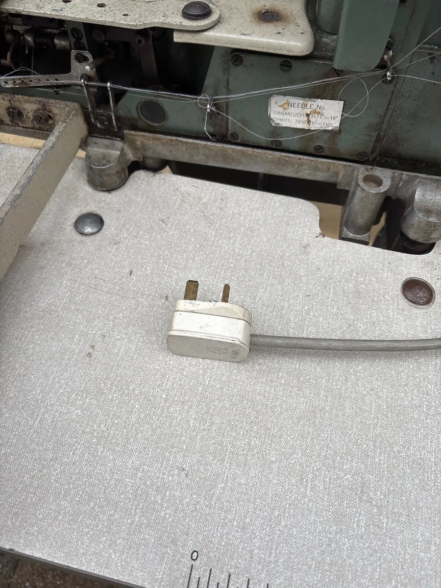 Sewing machine - Image 4