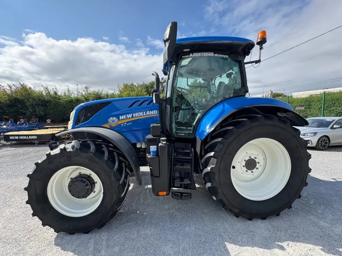 NEW HOLLAND T7.210 - Image 1