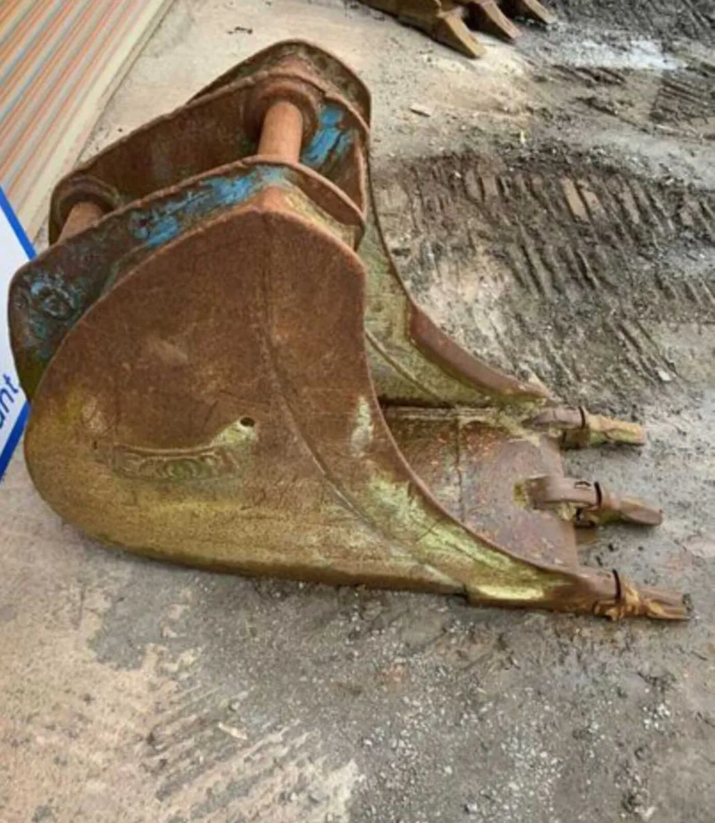 2 foot 65mm pin digging bucket - Image 1