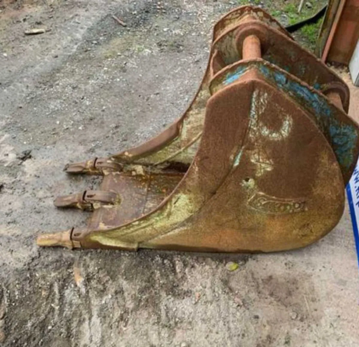 2 foot 65mm pin digging bucket - Image 2