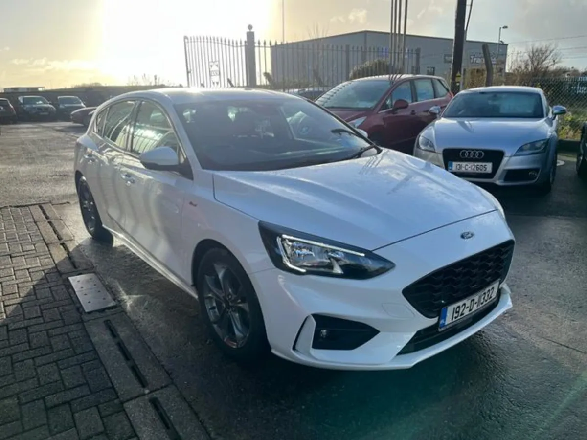 Ford Focus St-line 1.0 Ecoboost 125PS 4DR - Image 3