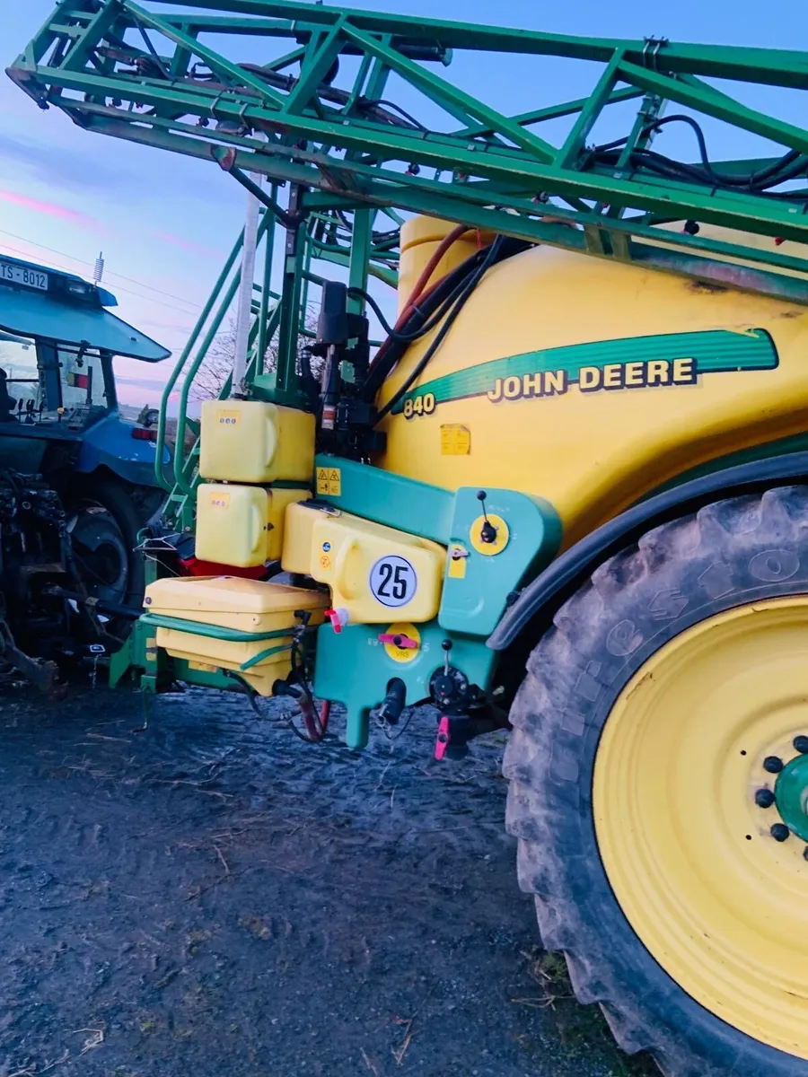 John Deere Trailed Sprayer - Image 2