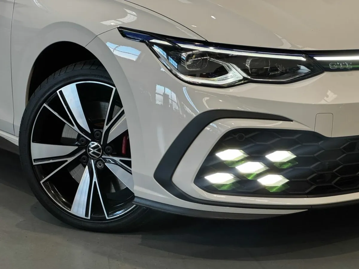 Volkswagen Golf 1.4 TSI GTE 245PS 5DR Auto #41 - Image 4