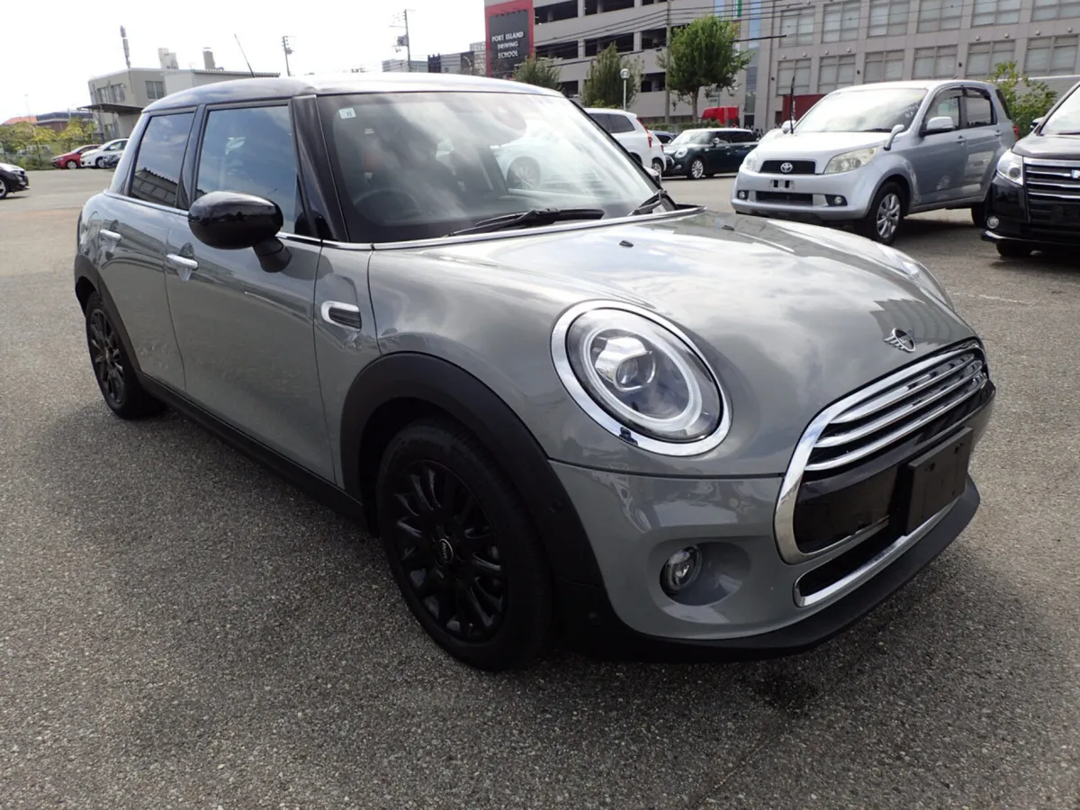 1.5D COOPER BLACK EDITION 5DR HATCHBACK AUTO // FU - Image 2