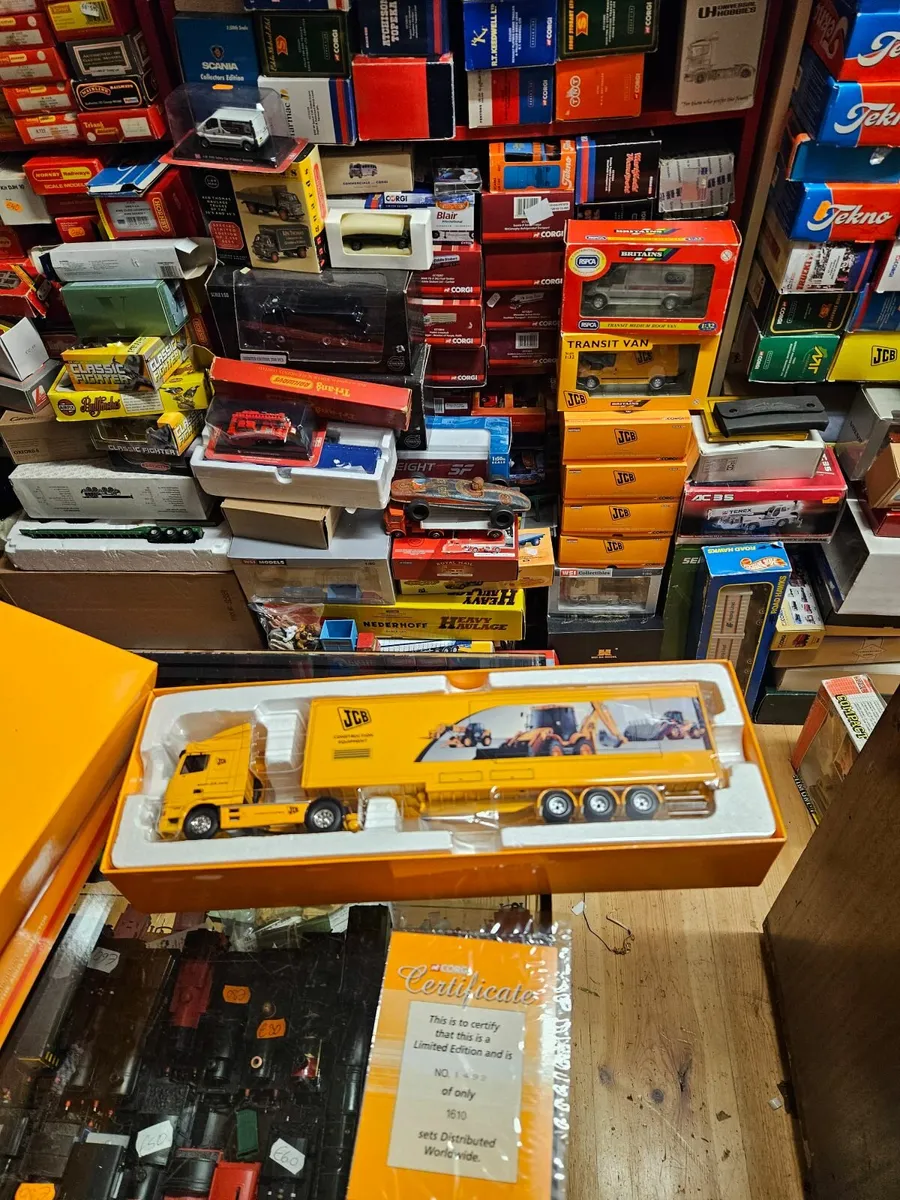 Corgi JCB Exhibition Trailer 1.50 - Image 1