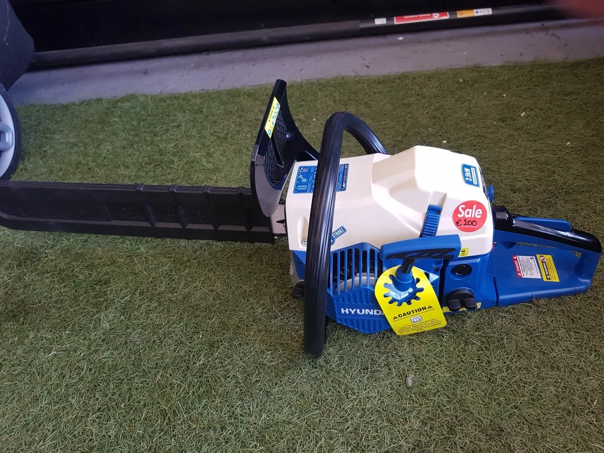 HYUNDAI 62CC PETROL CHAINSAW - BLACK FRIDAY OFFER! - Image 1