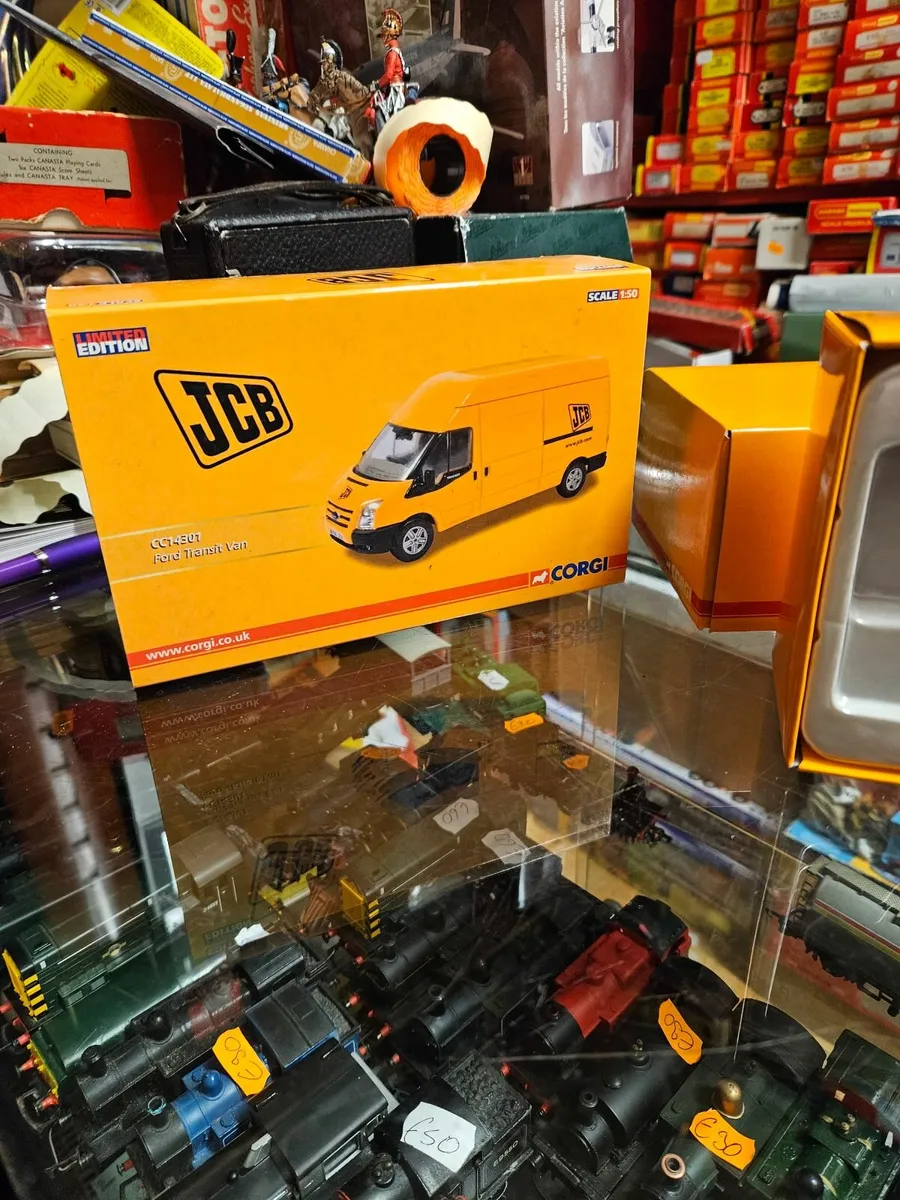 Corgi JCB Ford Transit Van 1.50 - Image 3