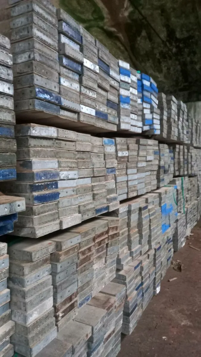 8ft slightly used scaffolding planks €11 - Image 3