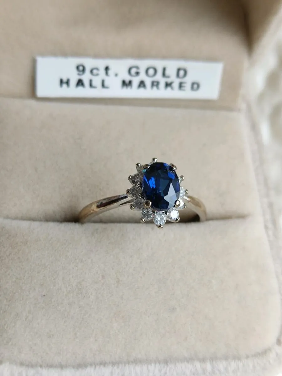 9 CT yellow, white Gold Sapphire, Diamond ring - Image 1