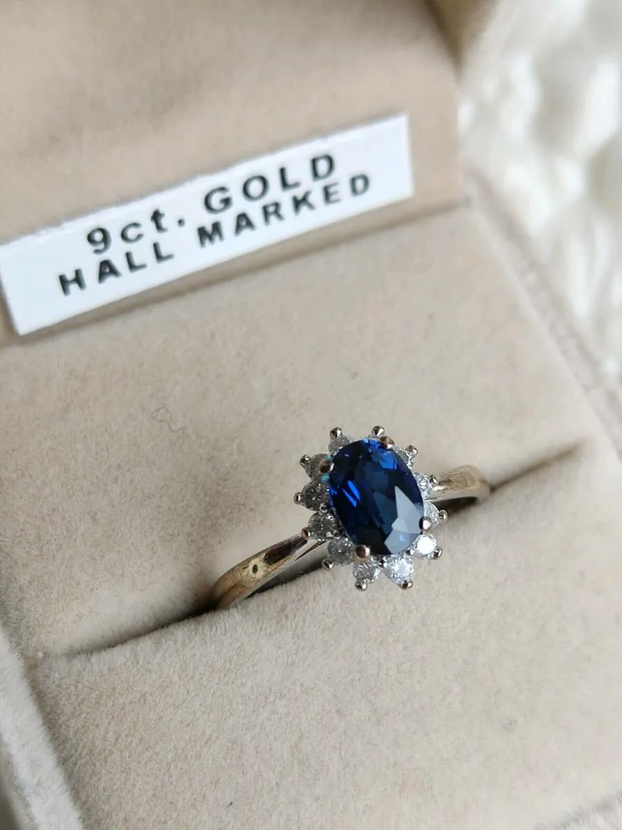 9 CT yellow, white Gold Sapphire, Diamond ring - Image 2