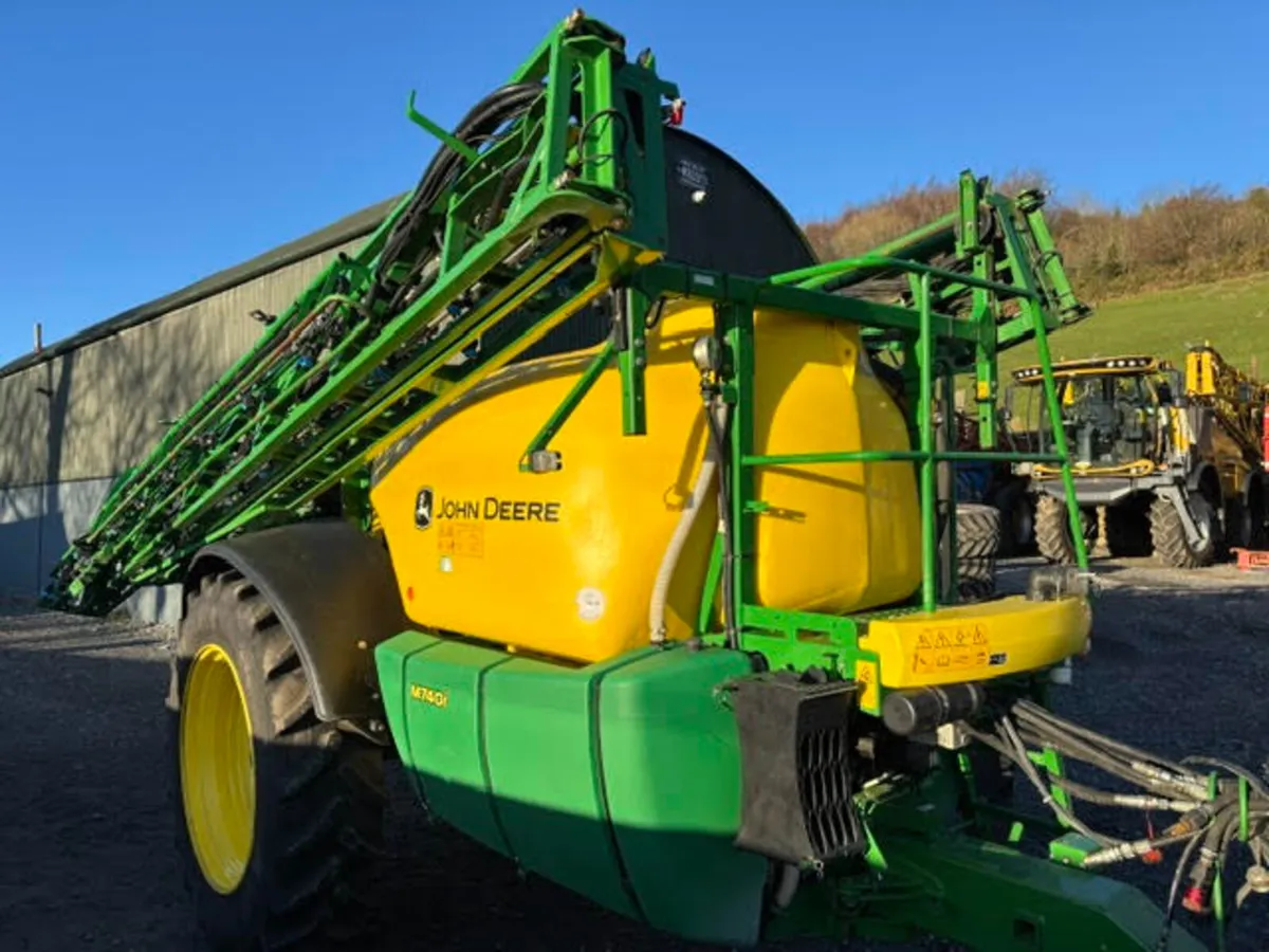 John Deere M740i - Trailed Sprayer - Image 2