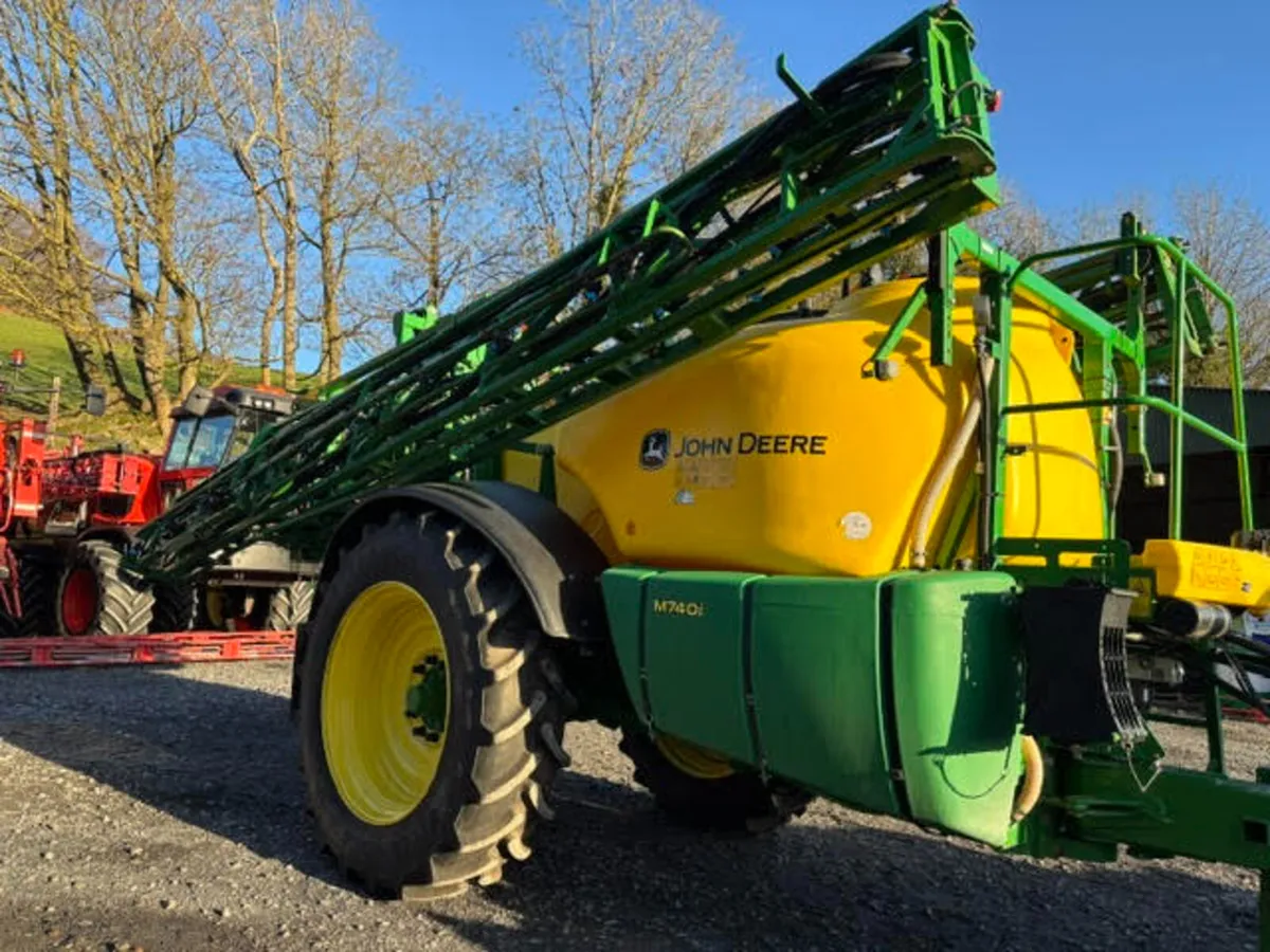 John Deere M740i - Trailed Sprayer - Image 3