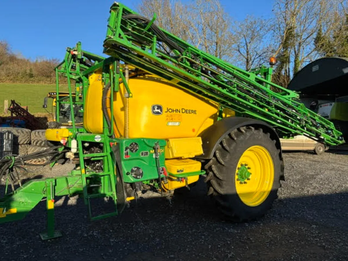 John Deere M740i - Trailed Sprayer - Image 1