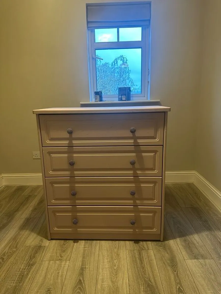 Chest of drawers - Image 1