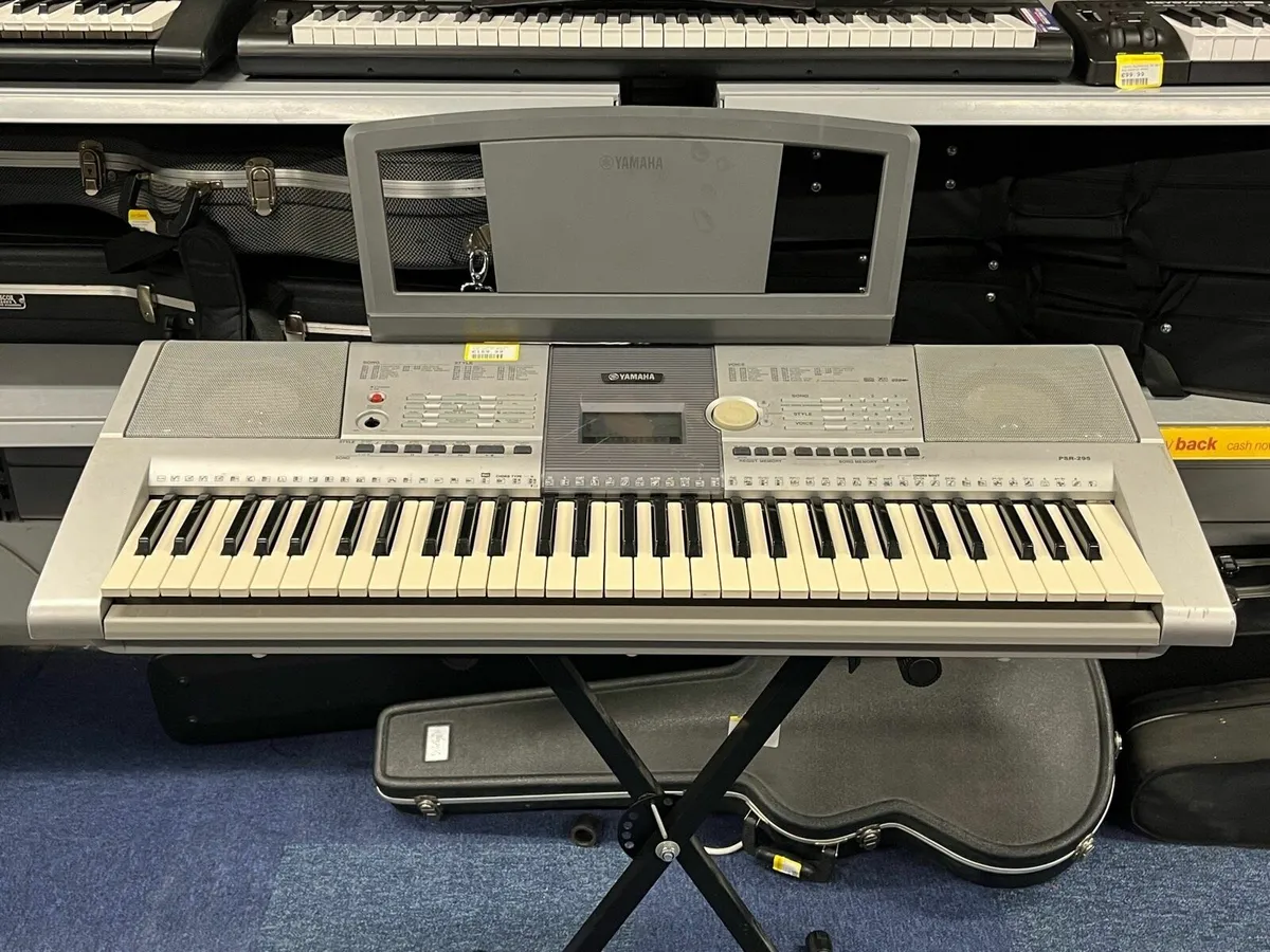 Yamaha PSR-295 Keyboard - Image 2