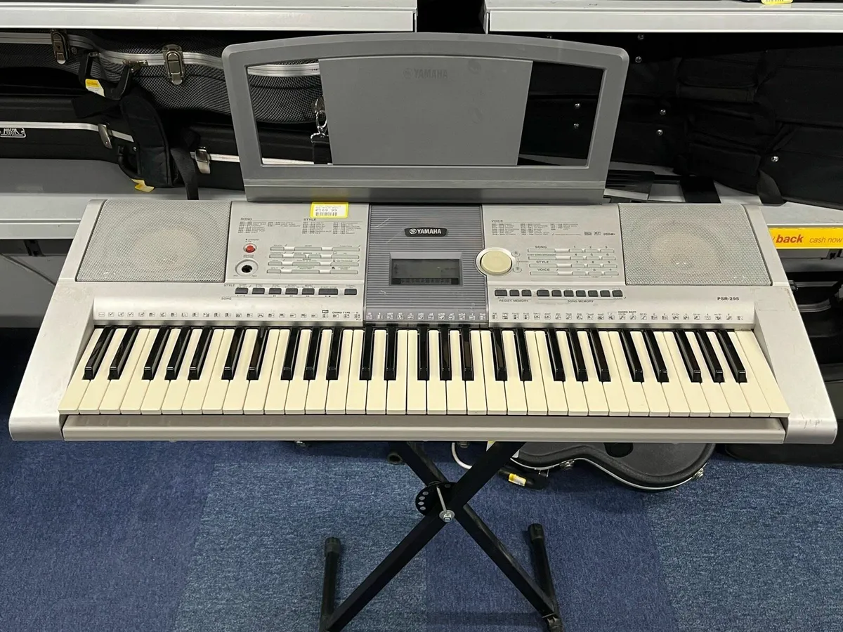 Yamaha PSR-295 Keyboard - Image 1