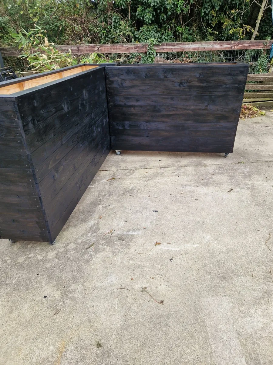 Café Planters - Image 2