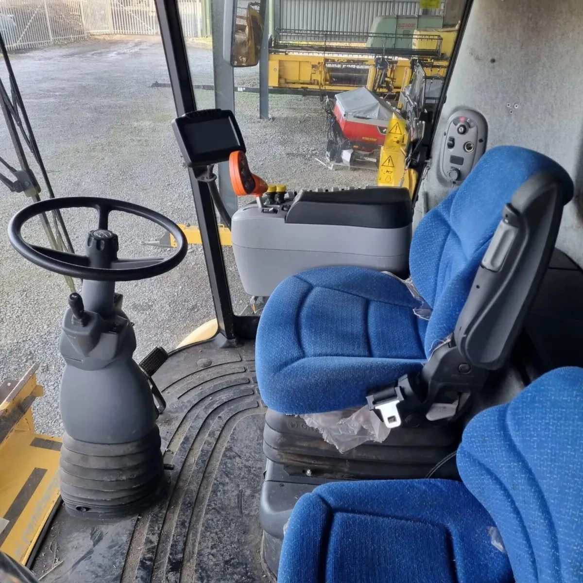 NEW HOLLAND CX8040 - Image 2