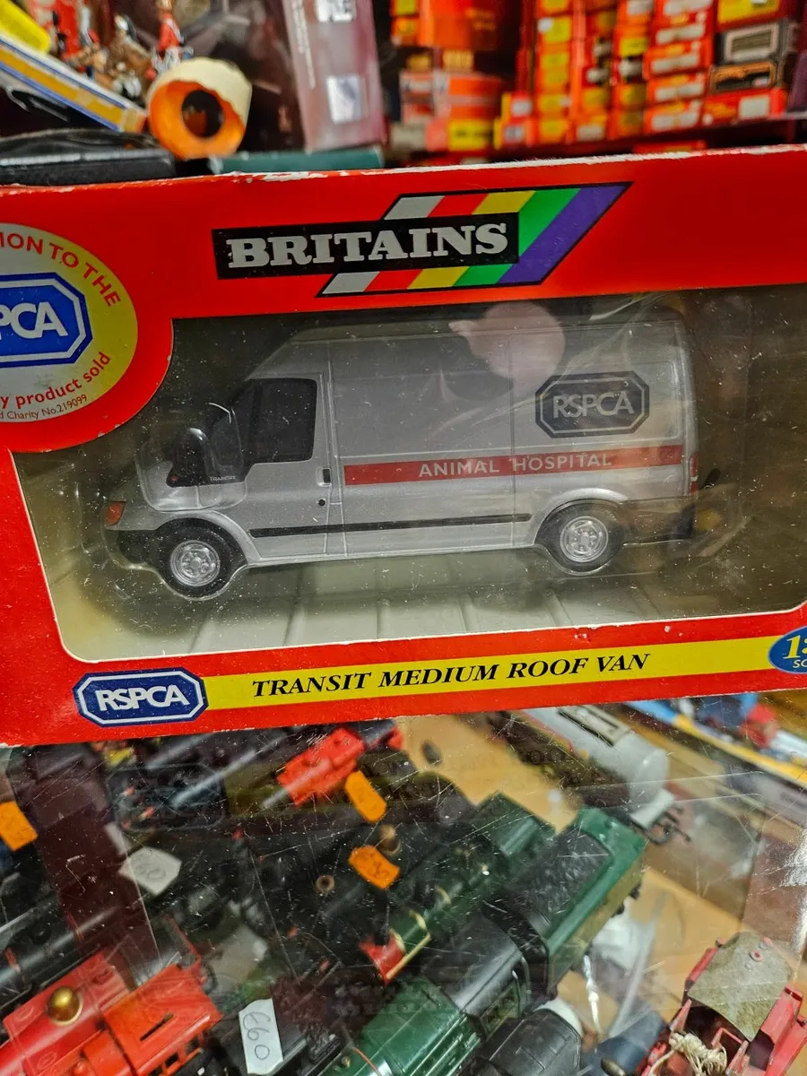 Britain's Ford Transit Van 1.32 - Image 2