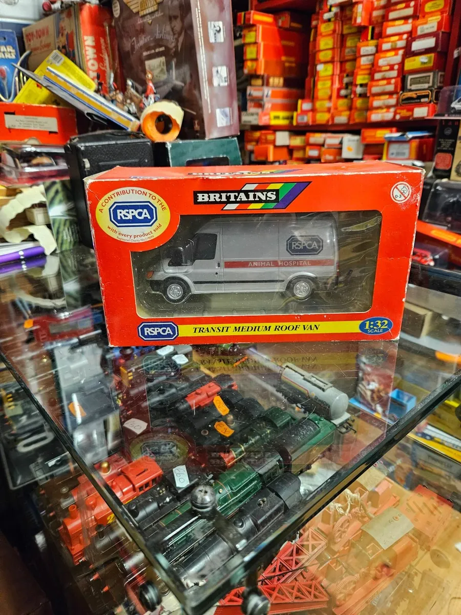 Britain's Ford Transit Van 1.32 - Image 1