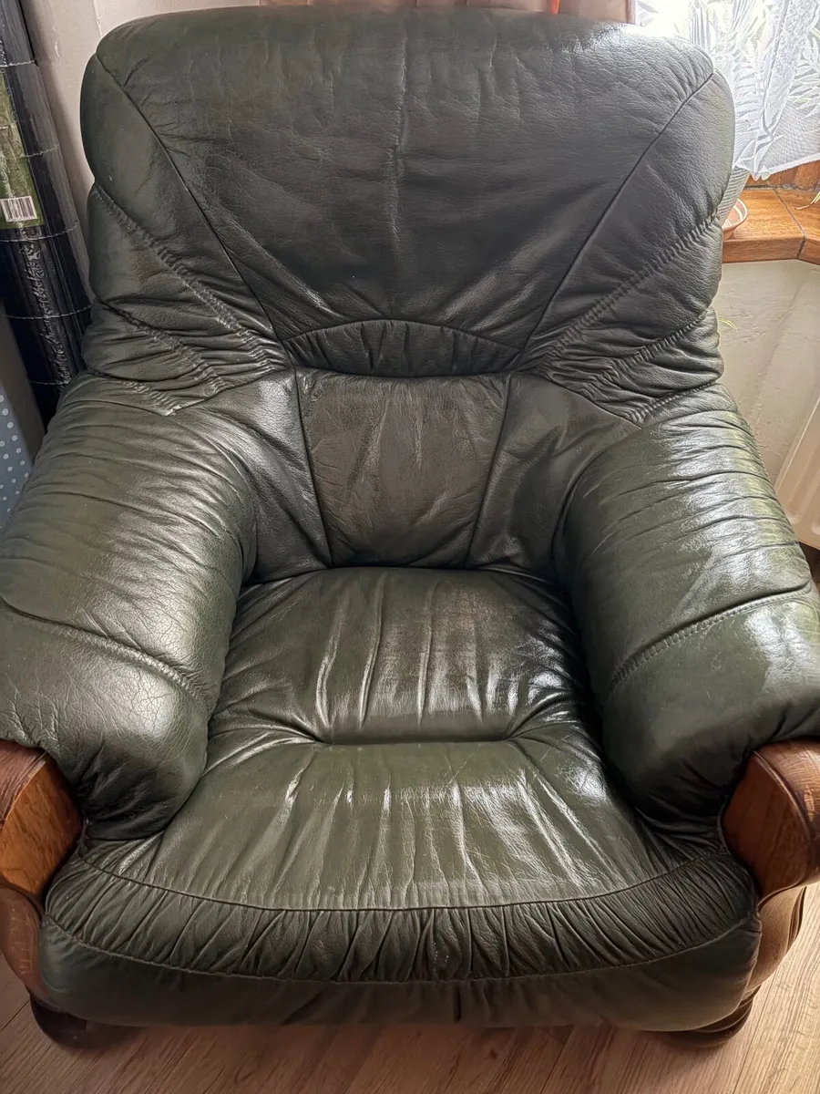 2 Armchairs, €70 each - Image 1