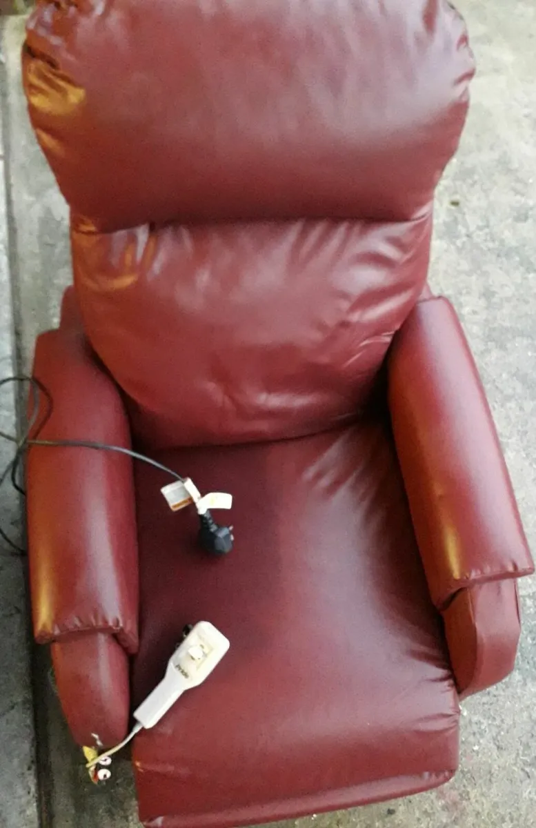 Electric recliner Chair - Image 1