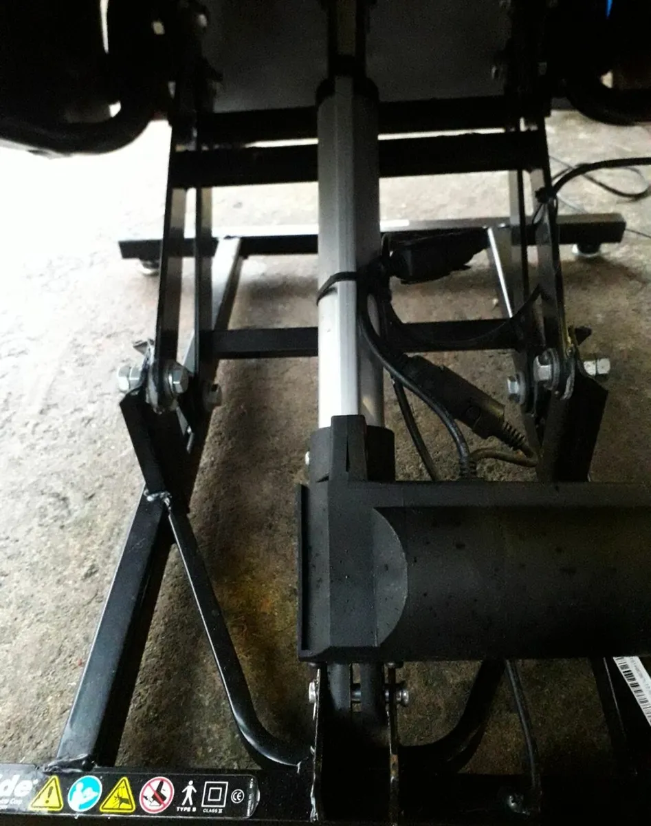 Electric recliner Chair - Image 2