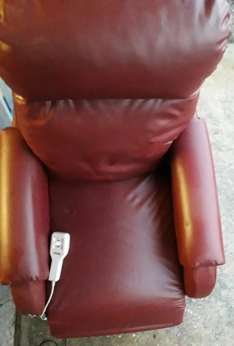 Electric recliner Chair - Image 3