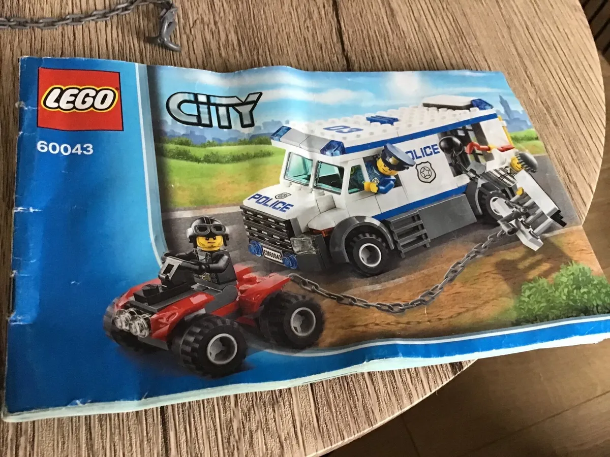 Lego prisoner transporter - Image 4