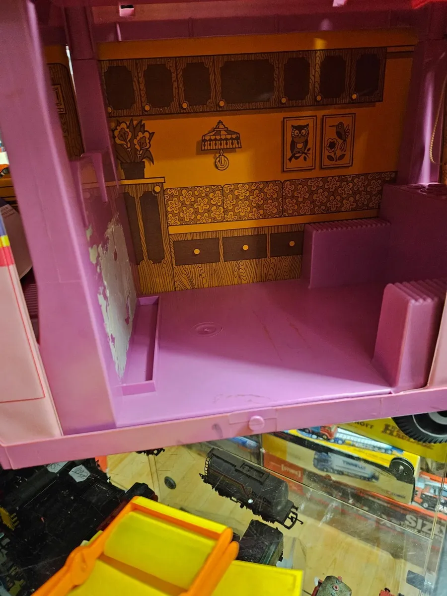 Vintage Barbie Camper Van - Image 4
