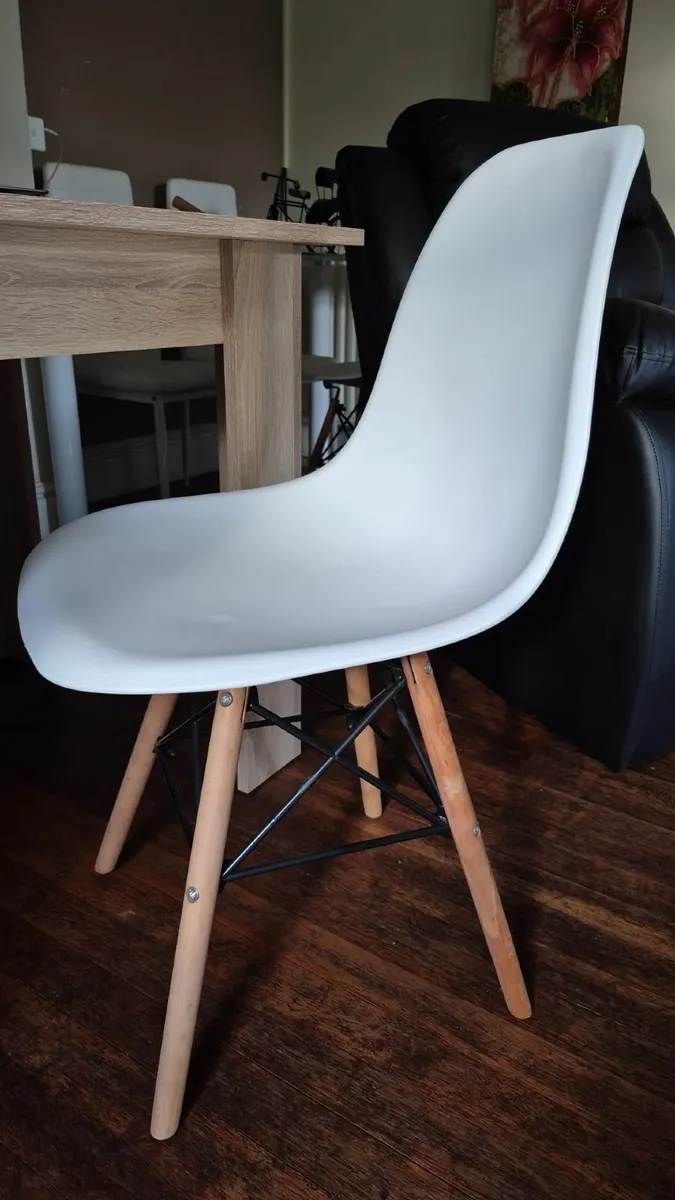 Nordic Oak Table & 6 White Chairs ✨🍽️ - Image 2