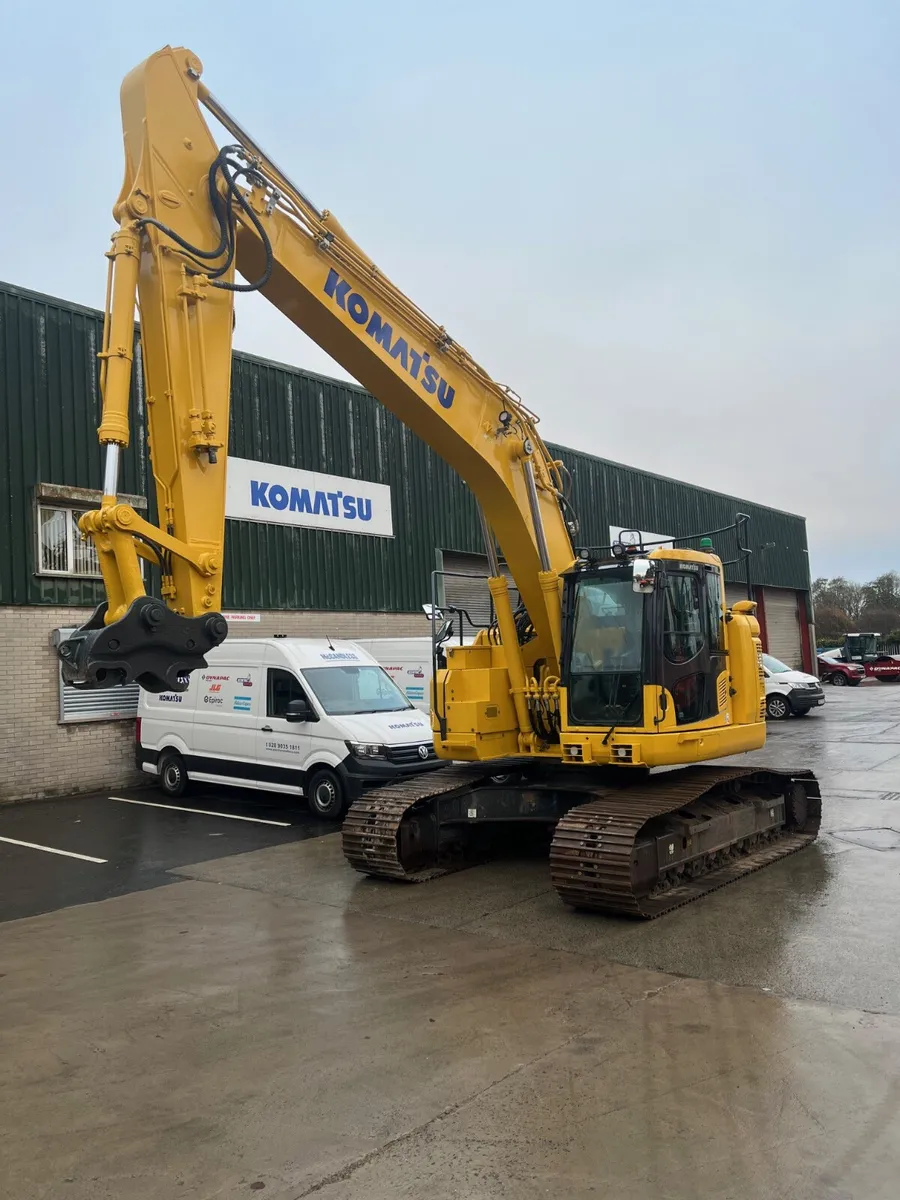 Komatsu PC228USLC-11E0 - Image 1