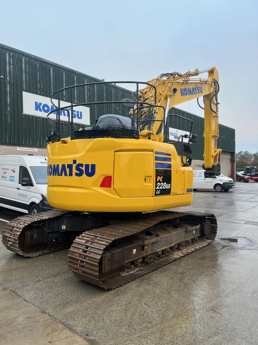 Komatsu PC228USLC-11E0 - Image 4